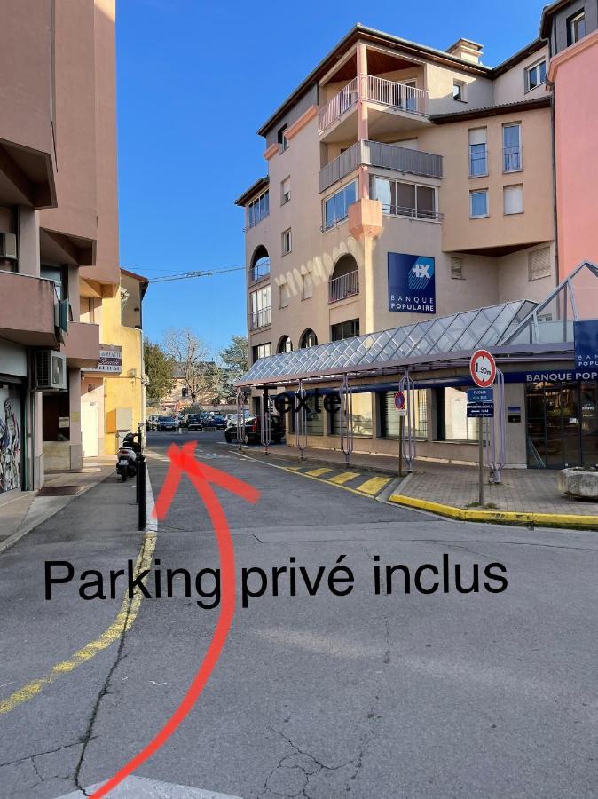 Апартаменты T2 Plein Centre Au 1Er Etage Avec Parking Prive Мийо Экстерьер фото