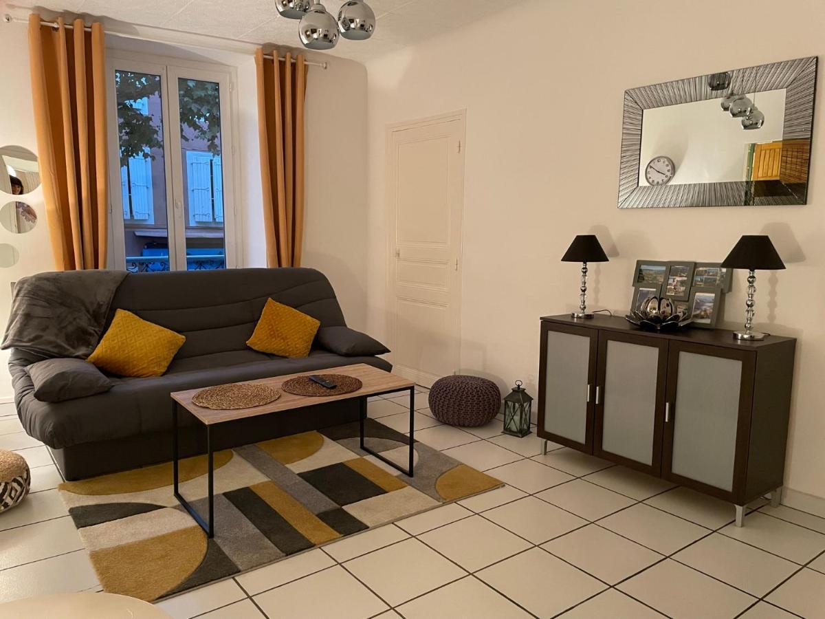 Апартаменты T2 Plein Centre Au 1Er Etage Avec Parking Prive Мийо Экстерьер фото