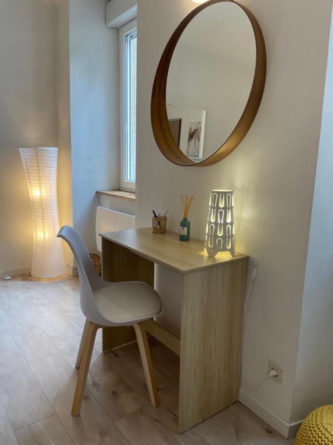 Апартаменты T2 Plein Centre Au 1Er Etage Avec Parking Prive Мийо Экстерьер фото