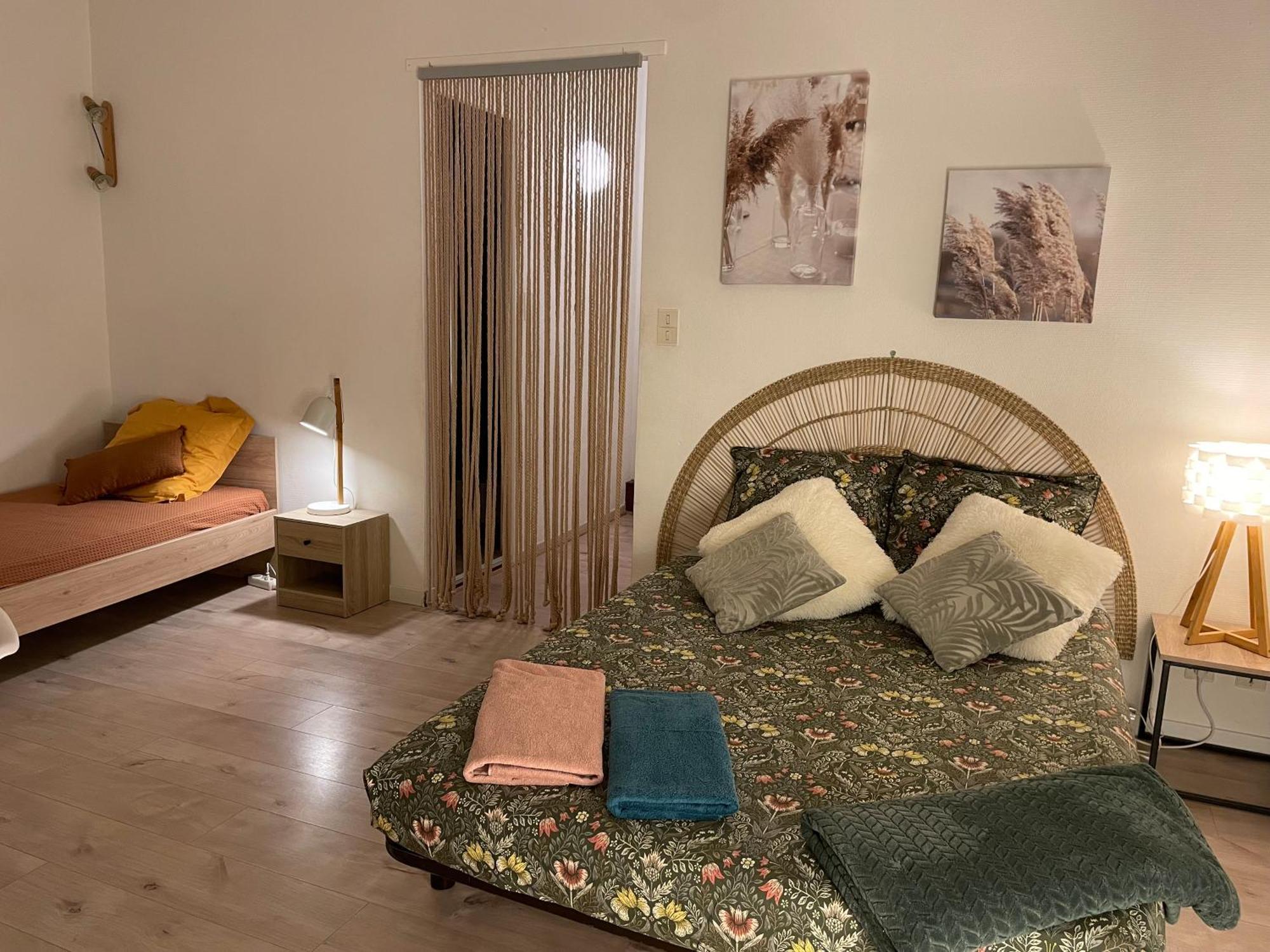 Апартаменты T2 Plein Centre Au 1Er Etage Avec Parking Prive Мийо Экстерьер фото